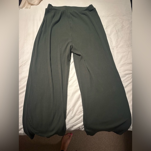 Wide leg pants - Picture 3 of 3